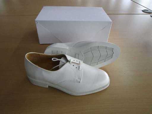 Franz. Niskie buty, jak nowe, rozmiar 39 (R14) (8x)