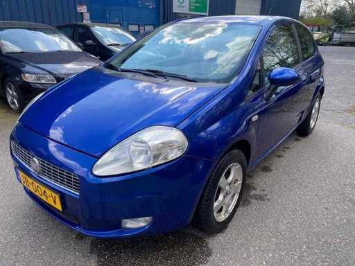 Fiat - 2007 - Grande Punto - 1.4 Dynamic - JB-004-V