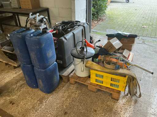 Divers aannemersmateriaal