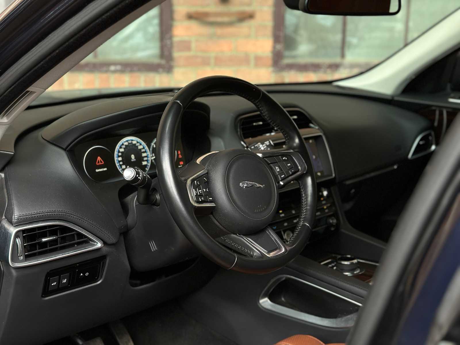Jaguar F-PACE 2.0 Portfolio AWD 25d 241pk 2017, SV-524-B