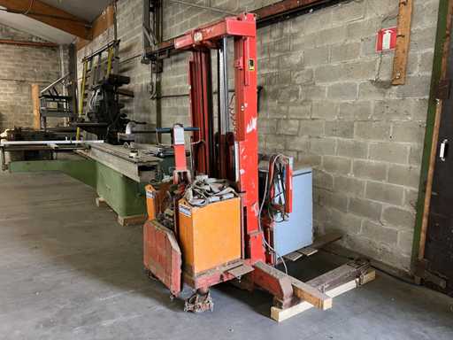 BT - 1980 - BTLST 1350A - Stacker