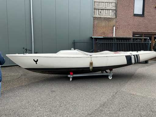 NN Loner Barca a vela aperta