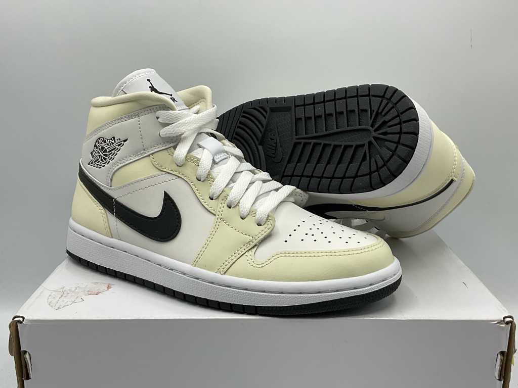 Nike Jordan 1 Mid Coconut Milk Damen Turnschuhe 38