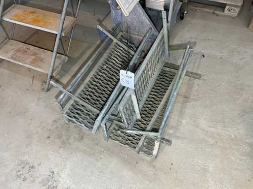 Elementy stopni schodowych