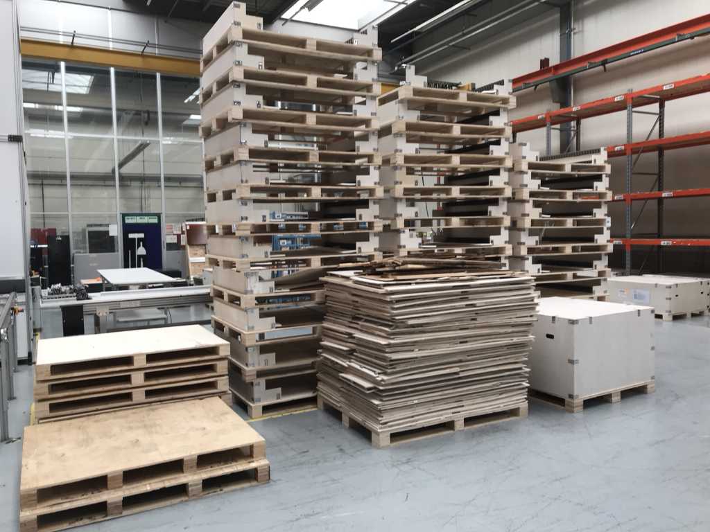 Batch of pallets and crate materials