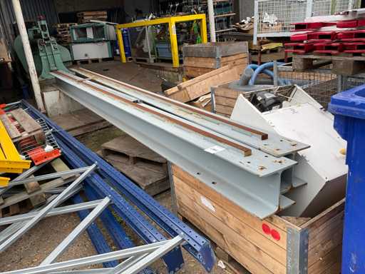 Crane beams (2x)