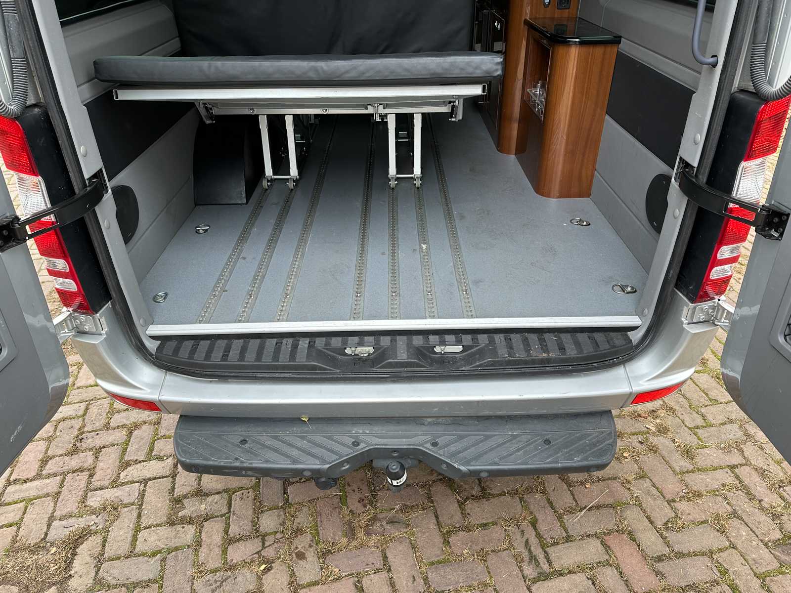 Mercedes-Benz Sprinter Camper 9-Persoons VIP 190PK 2011, 46-PNV-9