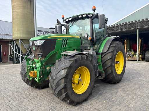 2015 John Deere 6215R Vierwielaangedreven landbouwtractor