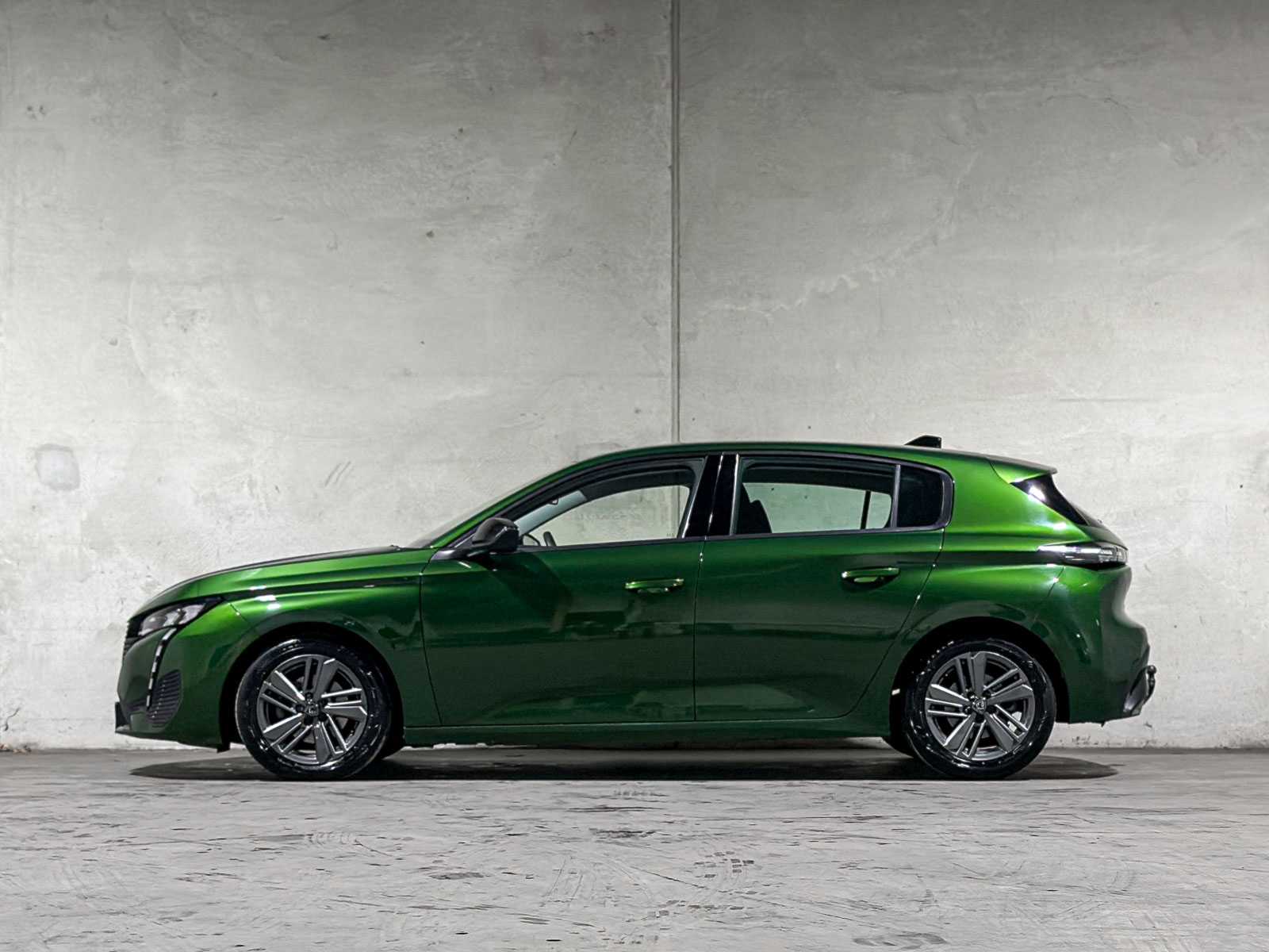 Peugeot 308 1.2 PureTech Active Pack Business 131pk 2023 (Origineel-NL + 1e Eigenaar), S-888-VR