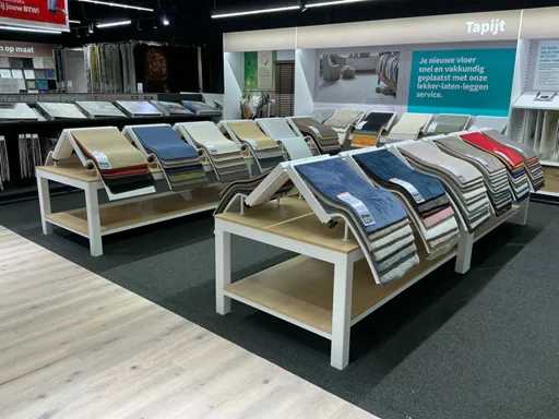 Table de présentation avec échantillons de tapis (6x)