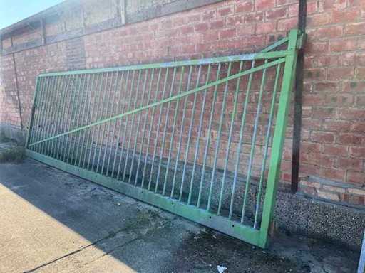 Swing gate