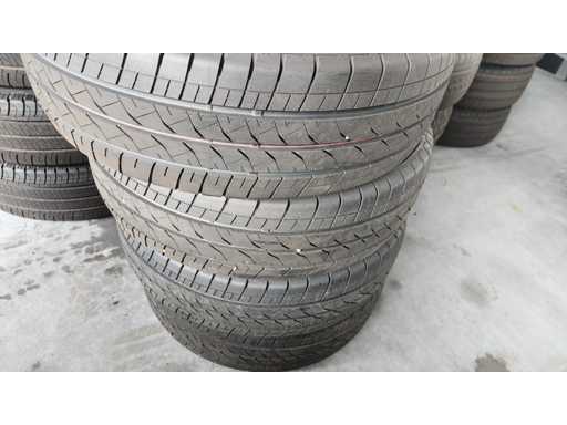 Diverse autobanden - Bridgestone Duravis 225/65 - Goodyear Efficient Grip 205/65 & - Autobanden