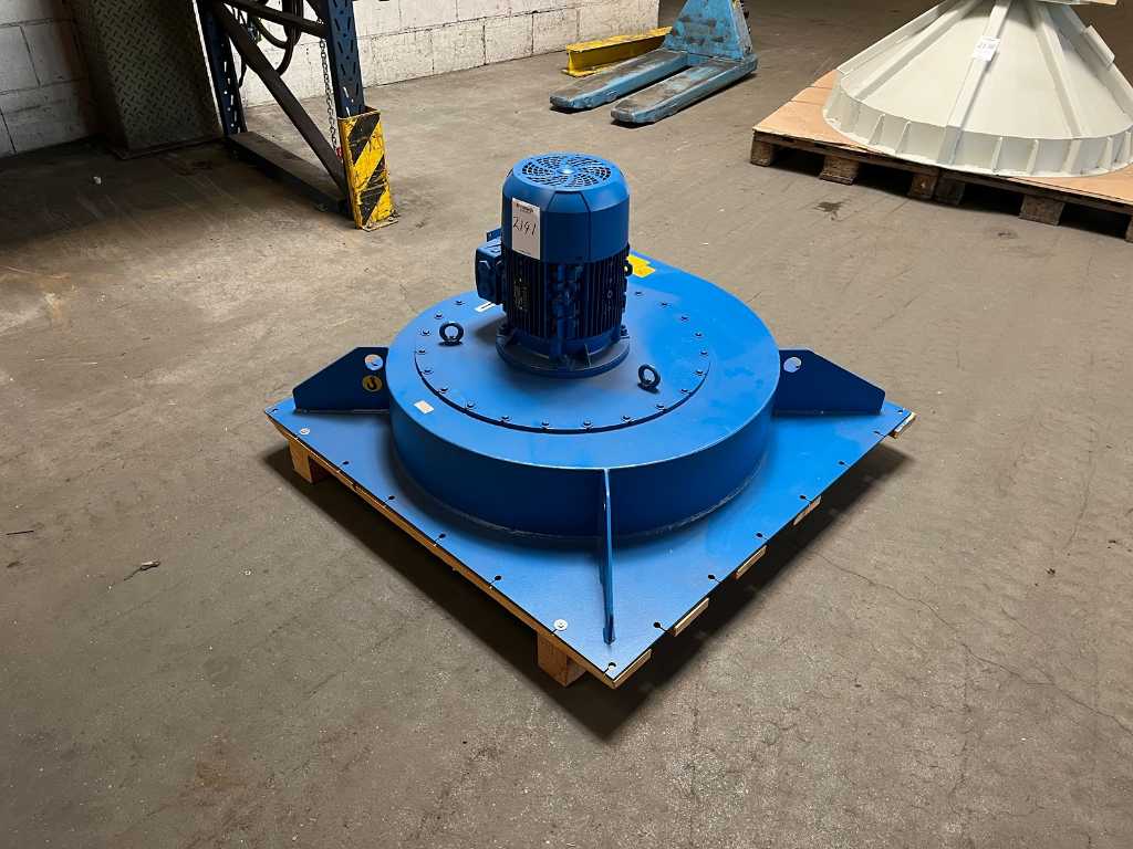 Centrifugal fan with drive