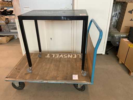 Vari carrelli di trasporto (3x)