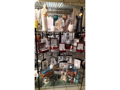 Divers decoratiemateriaal en geschenken