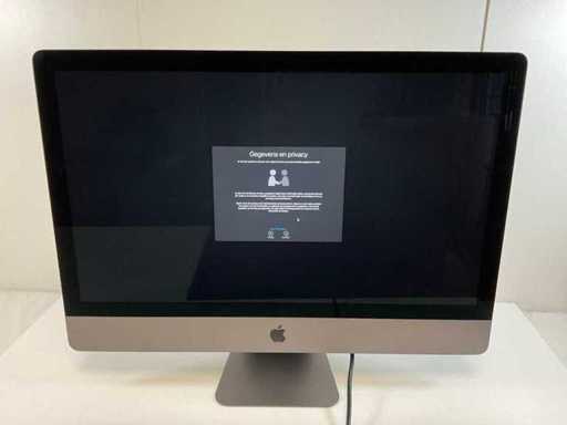 Măr. iMacPro 27", Xeon(R) W-2140B, 64 GB RAM, 1 TB NVMe, AMD Radeon Pro Vega 56 8GB All-In-One Desktop