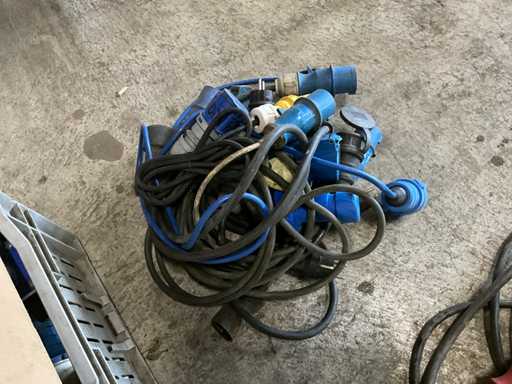 230 Volt extension/adapter