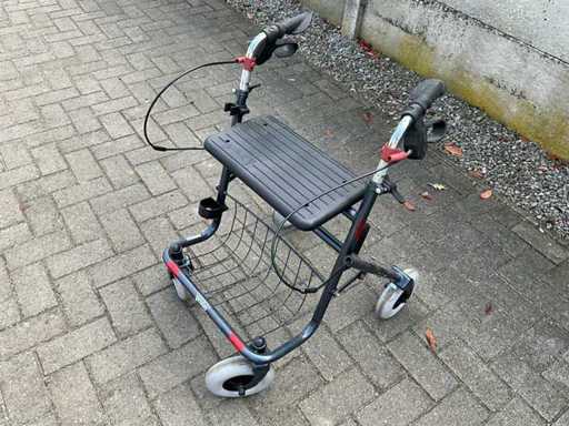 Premis Rollator cu funcție de așezare
