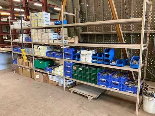 Un lot de fitinguri pentru uși și profil de cauciuc