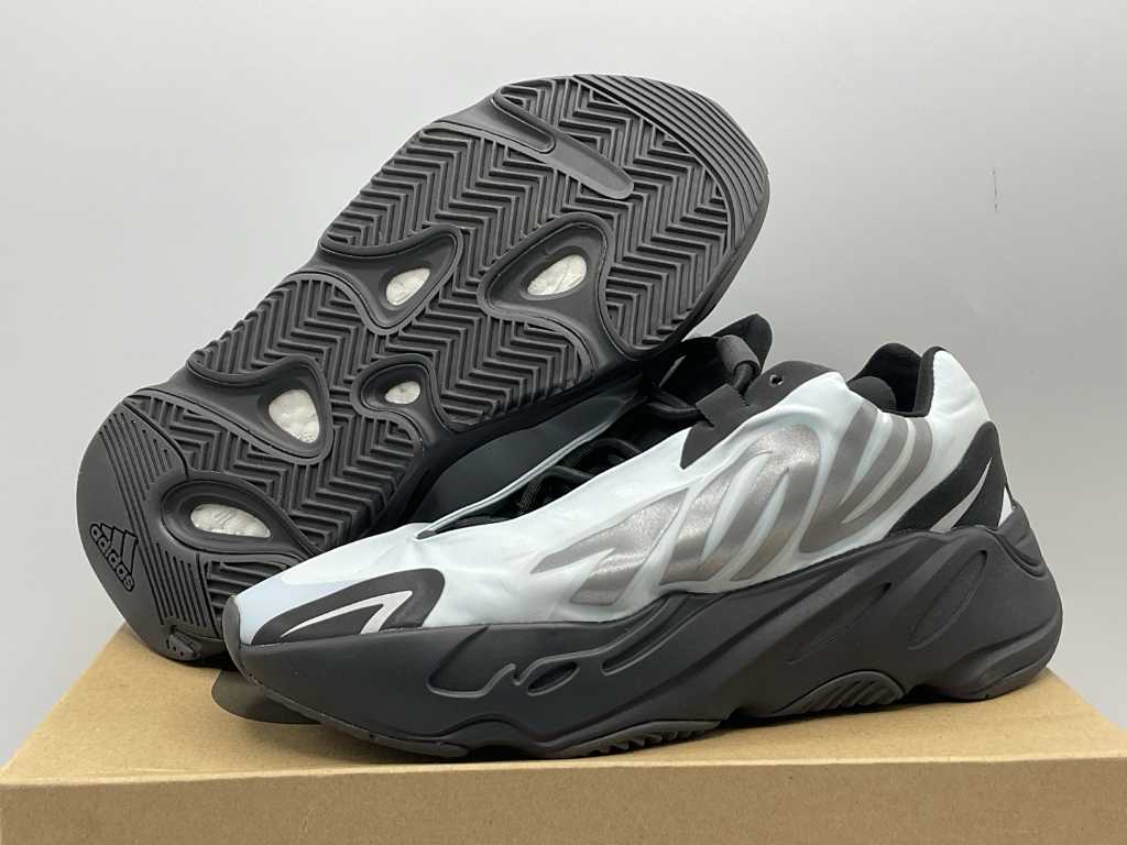 Adidas Yeezy Boost 700 MNVN Blue Tint Sneakers 38
