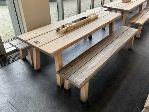 Hutten - Houten tafel met 2 banken