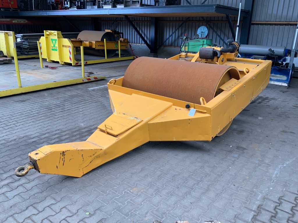 Dynapack CH47 Trailed Vibratory Roller