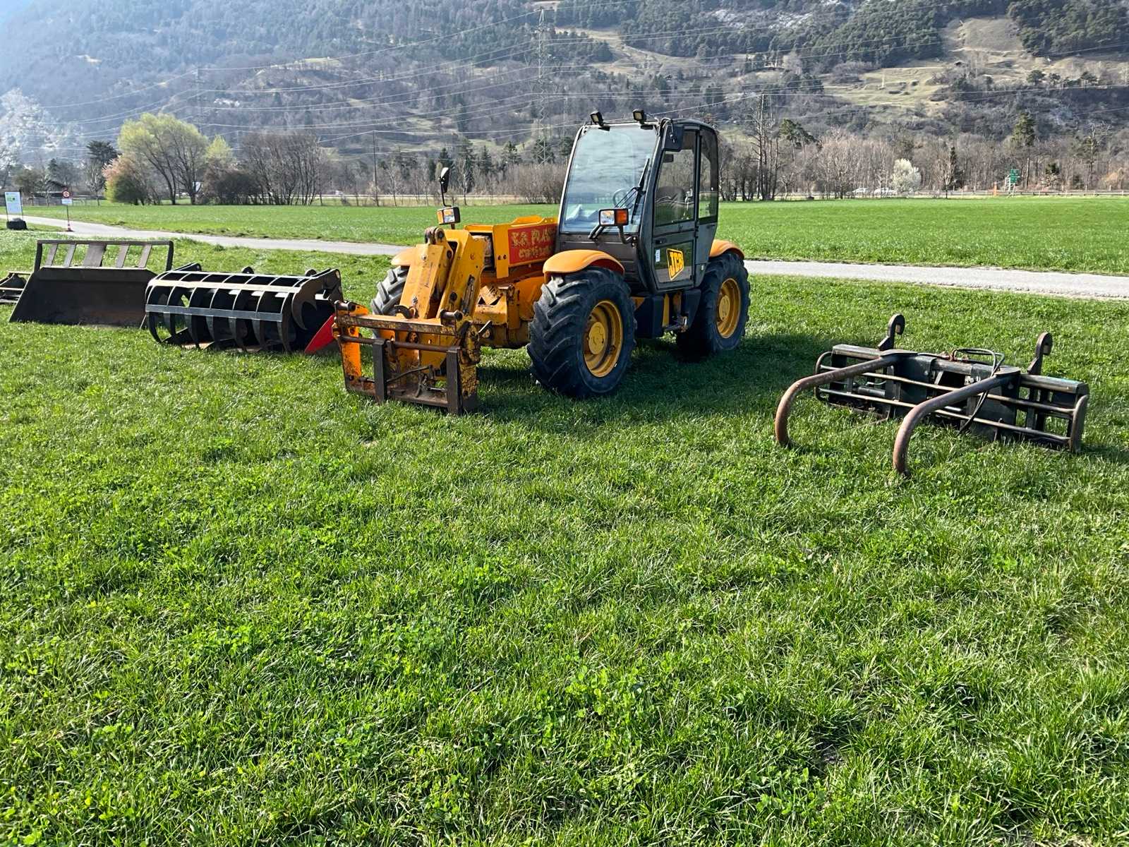 JCB – JCB Telehandler with Accessories