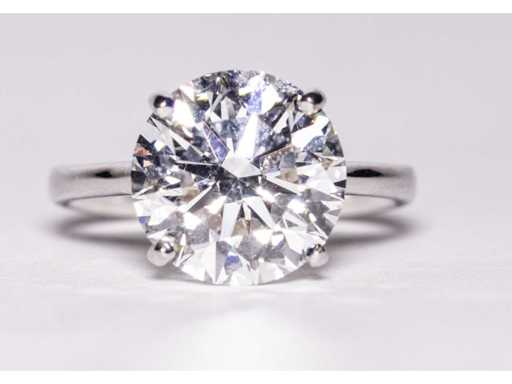 Jewelry, luxury watches and diamonds