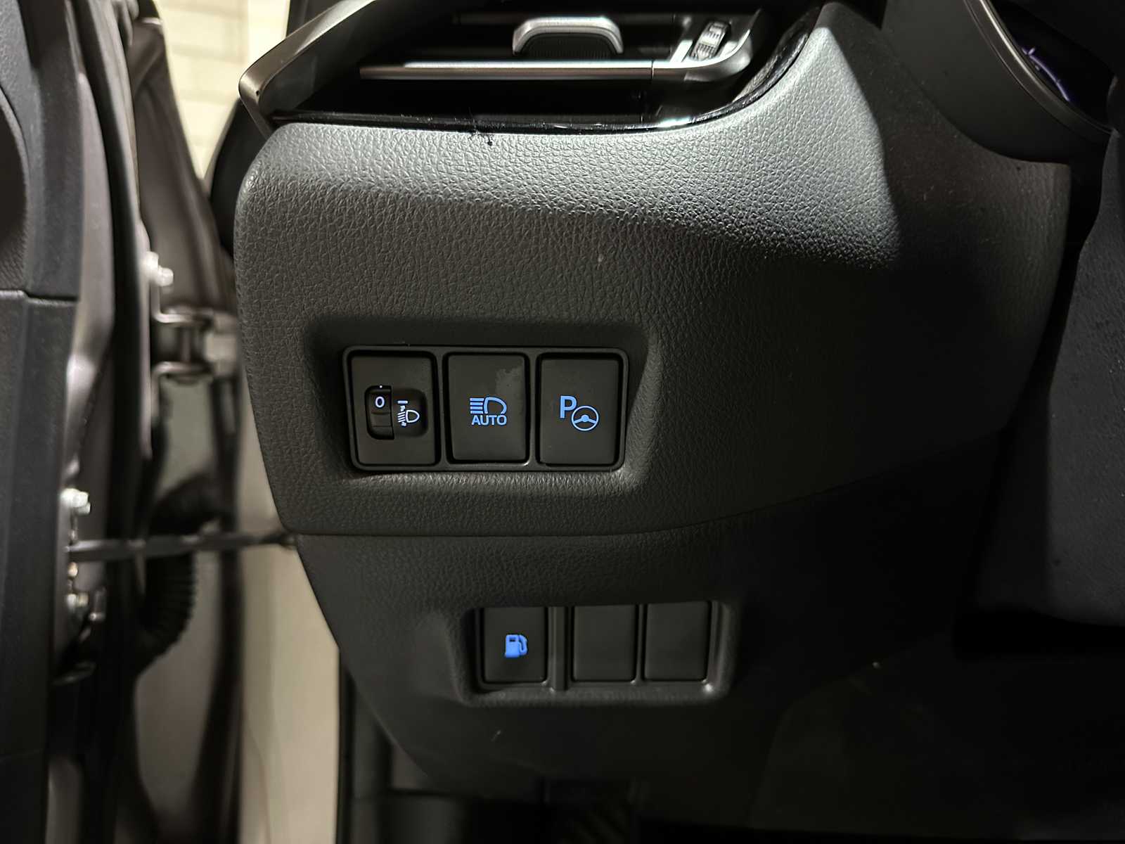 Toyota C-HR 1.8 Hybrid Executive 98PK 2017, PG-762-K