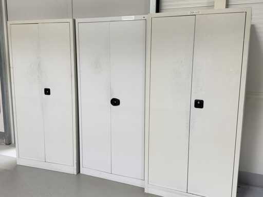   3 armoires d’atelier