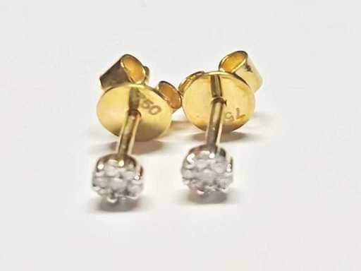 18 KT Yellow Gold Earring With Natural Diamond
