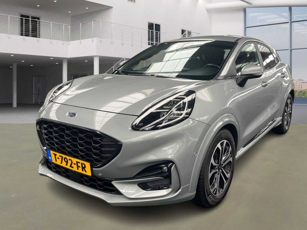 Ford Puma 1.0 EcoBoost Hybrid Titanium; T-792-FR
