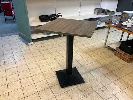 Tables de restaurant de taille moyenne (3x)