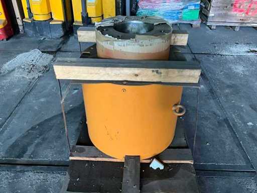 2012 GEGNER 550-420/470-275x192 Hydraulic spread/center cylinder