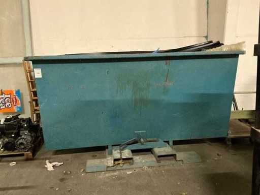 Mobile tipping container