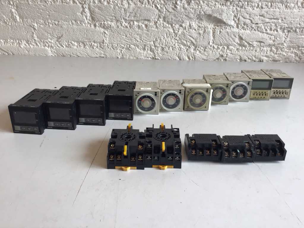 Omron Various Controllers (11x)
