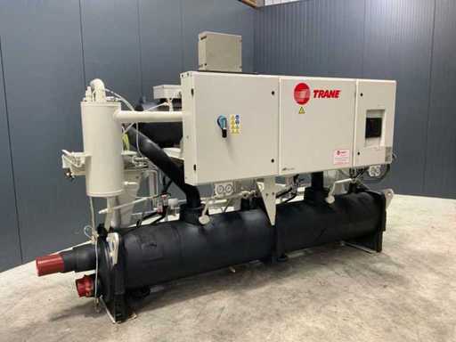 2014 Trane RTUD140E Chiller (c)