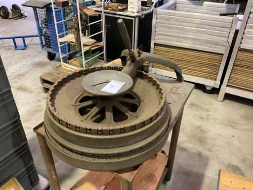 Máquina troqueladora de carrusel