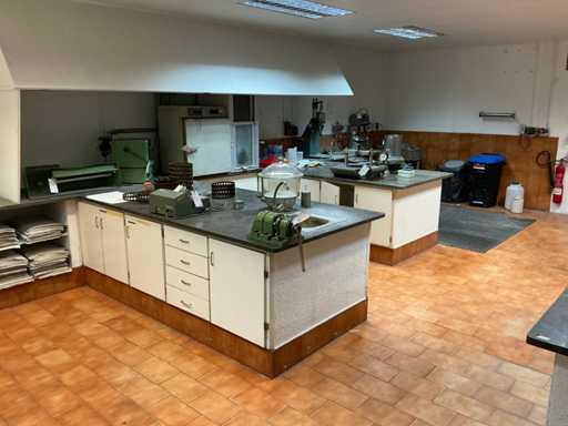 Sprz?t laboratoryjny do analizy papieru i tektury (13x)