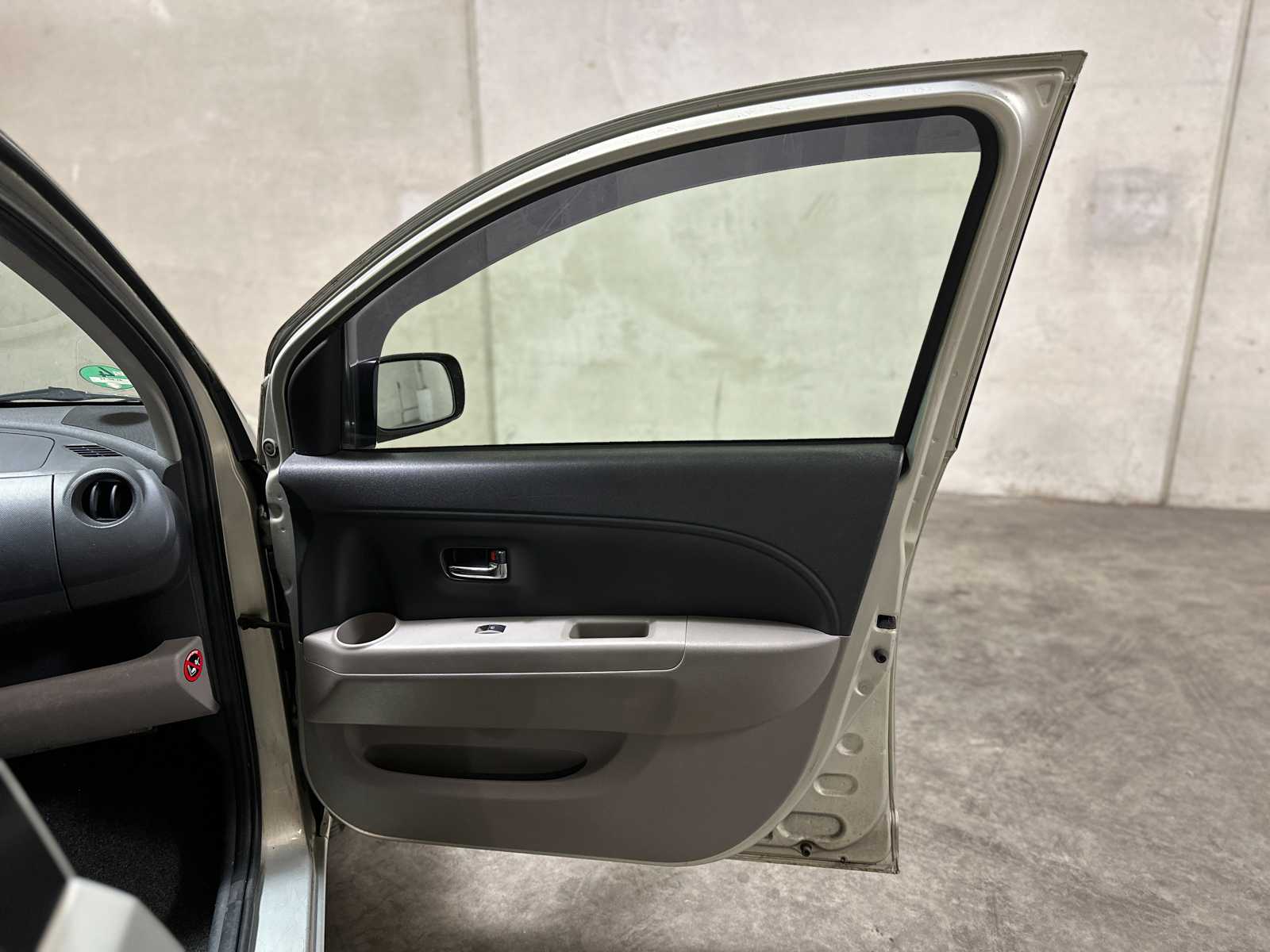 Daihatsu Sirion 2 1.3-16V Comfort 90pk 2005 (Origineel-NL) Automaat, 41-RP-TZ