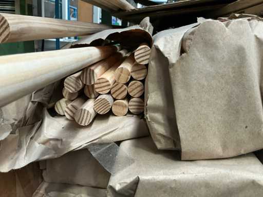 Partij houten stelen