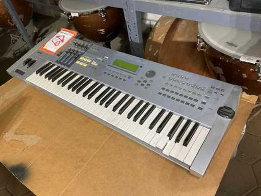 Yamaha Motif ES6 Synthesizer-Keyboard