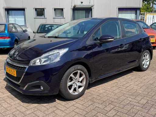 Peugeot 208 1.2 PureT. Signature* XT-615-Z