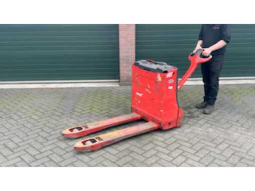 51e8b482-d5c1-498c-8ce6-0be78e29b6fe.mp4