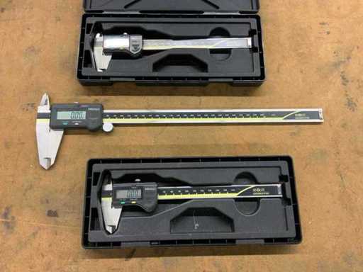 Etrier digital Mitutoyo CD-30c și CD-15 cpx (3x)