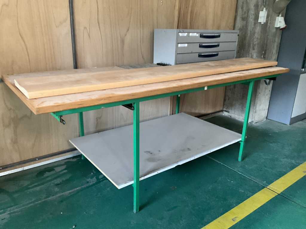 Work table from approx. 250 x 103 x 92 cm high