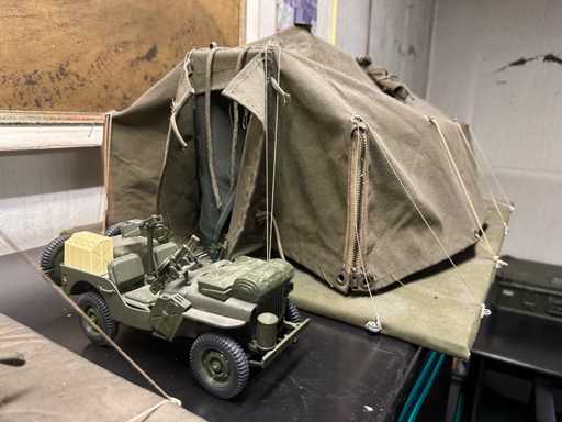 Tentes miniatures et jeep militaire