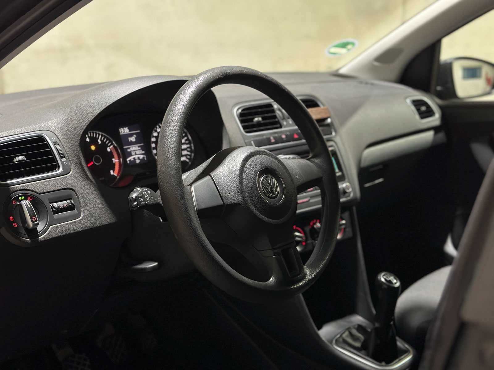 Volkswagen Polo 1.2 TSI BlueMotion Comfort Edition 89pk 2012, 70-XJJ-8