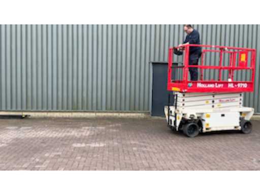 575c20dd-4278-4d43-a8f1-cf5fe2416b3b.mp4