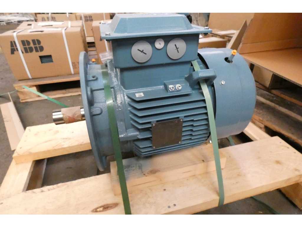 Sale of 100+ used and never-used electric motors